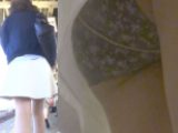 パンチラ盗撮 女子大生 黒の花柄パンツを電車内で撮影