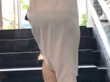 【他人妻の透け透けパンティーライン】他人妻の友人の結婚式の帰りに透け透けのエロい黒ピッタリパンティーを激撮！【465】