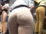 【フルHD 高画質】卑猥な下半身をさらけ出すドスケベお姉さん！！薄生地レギンスが股間を刺激！！