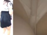 パンチラ盗撮 OLさん エスカレーターで白パンツに接近