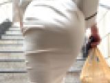 【エロ熟マダムのデカ尻！】超エロい！変態エロ熟マダムのセクシーで官能的な着衣尻！おチンポを常に欲しがっている変態妻です【502】