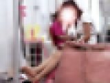 パンスト足の蒸れを乾かす受付嬢お姉さん