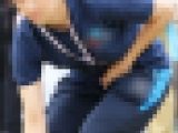 トイレへ行けずおしっこ我慢 新人保育士さん写真集