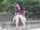 お座りお姉さん発見！！（ＦＨＤ）大変です！！パンツが見えてますよ３８