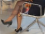働くOLさんのパンスト美脚