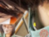 【親子で参加OK！子供学習教室で大胆胸チラ・パンチラ先生】009