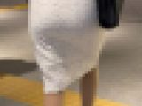 どエロ過ぎ！通勤途中の丸の内OLは地下街を颯爽と歩きながら白レースのタイトミニ越しに微かに透けるTバックを見せつける！