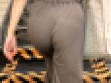 【パンティー透け！！】透け透けのパンティーラインがデカ尻を更に強調する淫乱OL! デカ尻に変態的な匂いを感じるマダム。【644】