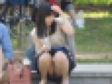 お座りお姉さん発見！！（ＦＨＤ）大変です！！パンツが見えてますよ６０