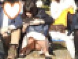 お座りお姉さん発見！！（ＦＨＤ）大変です！！パンツが見えてますよ１０５
