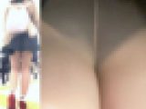 パンチラ盗撮 女子大生 超ミニスカ過ぎて駅で黒パンツ丸見え