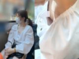 バスでの胸チラ遭遇