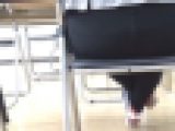 【学生巨尻】パイプ椅子に収まらないってどんなデカ尻？黒スキニーの若い尻