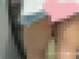 若いママがタダで食い込むパンツとお尻をお披露目してくれました 4K動画