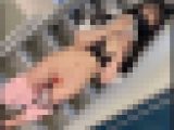 登校前にこんな事させちゃいましたww親が起きる前に女の子の自宅マンションの通路に呼び出してマンO見せてもらった