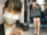 就活中の可愛い美脚女子大生を正面から撮影