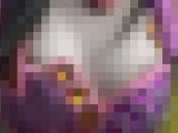 乳輪がはみ出ちゃってるダンサー♪