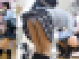 突き出したお尻からエロパンツがもろ見えなミニスカ制服娘パンチラ盗撮