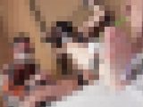 眉間にシワを寄せて力強く抵抗するも両手拘束じゃ何にも出来ずにただただ暴れる発狂お姉さん（完全オリジナル）