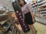 コンビニトイレ連れ込みパンチラ04「喉が乾いたのでジュース買いに来ただけのOLを…」