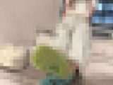 S級美女21歳大学生Mちゃんスニーカー靴下足裏クネクネ＆美素足足裏とつま先