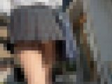 【4K】超激ミニローアングル002　“黒髪ボブ激ミニちゃんの純白パンティは隠しても隠しきれない”