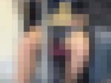 いちゃらぶしてるけど下半身の方が気になるミニスカさん