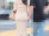 【4K高画質】大きめフルバックラインのワンピ女子