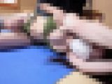 目を赤く染め髪を乱し、それでも止まらないオジサン達のくすぐりアタックで笑いが止まらない敏感女子（完全オリジナル）