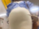 超Sクラスの下品なデカ尻たちを見上げて堪能！イヤらしい巨尻をムニュらせ♂たちを挑発!